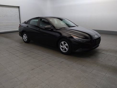 Used 2021 Hyundai Elantra SE FWD image 11