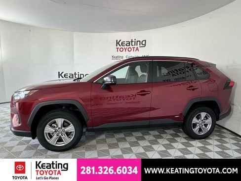 Certified 2025 Toyota RAV4 LE AWD/4WD image 9