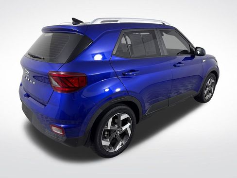 Used 2020 Hyundai Venue SEL w/ Convenience + Premium Package FWD image 3
