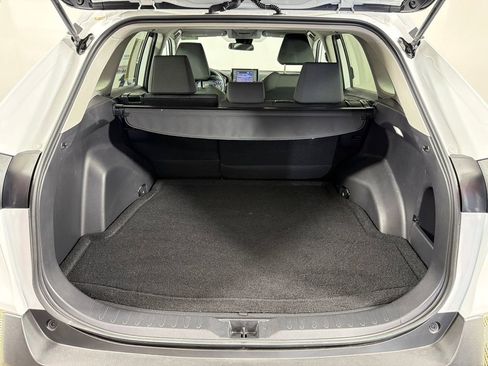 Used 2022 Toyota RAV4 XLE FWD image 18