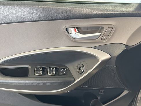 Used 2017 Hyundai Santa Fe Limited AWD/4WD image 15