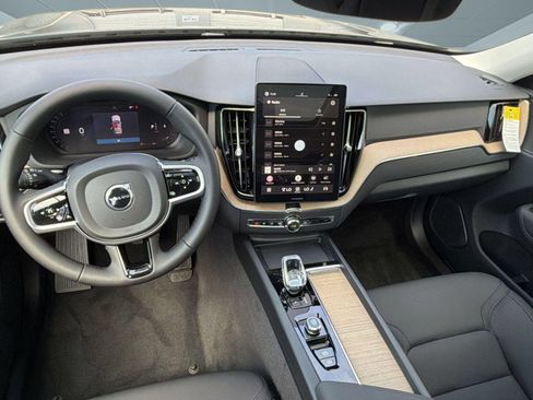 New 2026 Volvo XC60 B5 Core w/ Climate Package AWD/4WD image 16