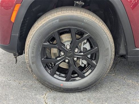 New 2026 Jeep Grand Cherokee Laredo image 8