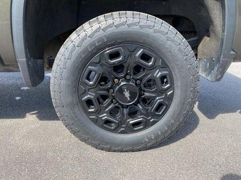 Used 2022 Chevrolet Silverado 2500 High Country w/ Technology Package AWD/4WD image 26
