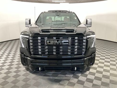 Used 2025 GMC Sierra 2500 Denali Ultimate image 2
