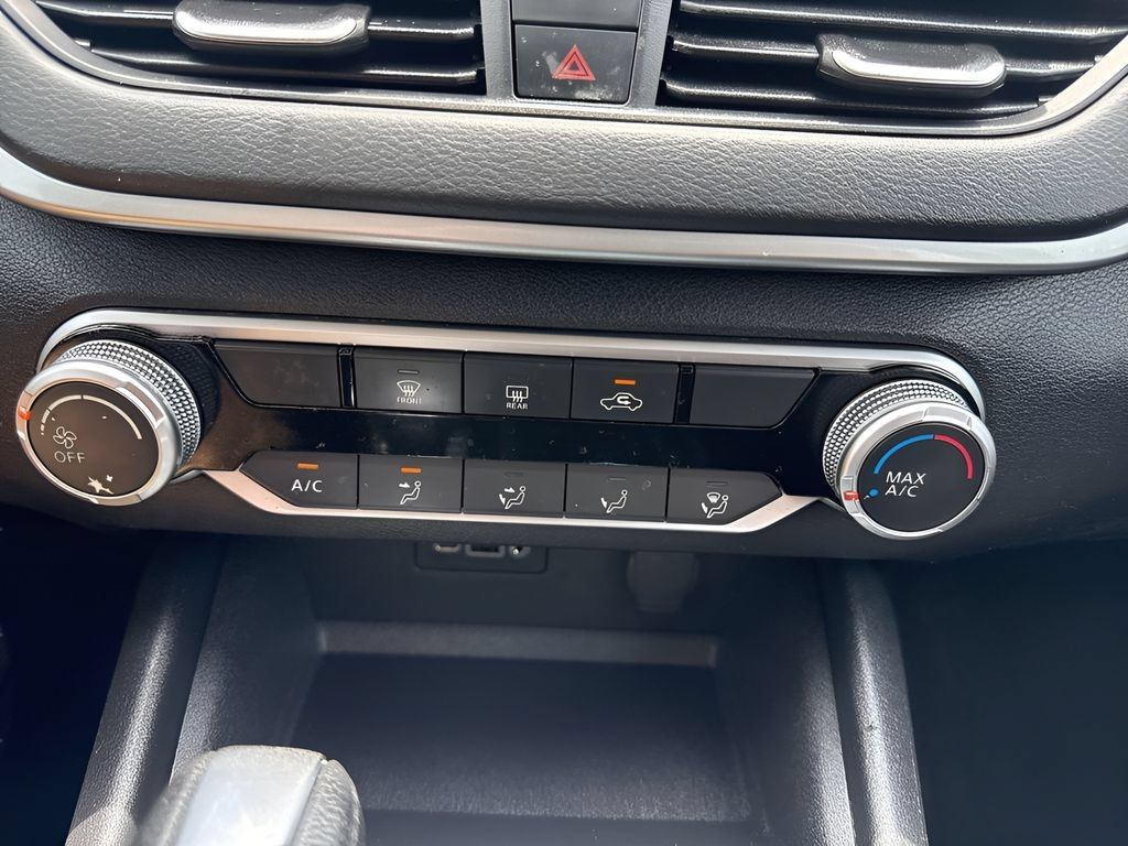 Used 2025 Nissan Altima 2.5 S FWD image 17