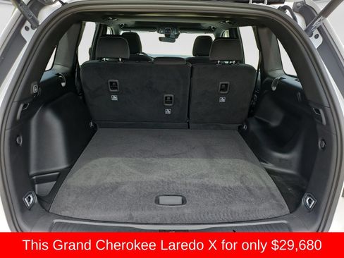 Used 2025 Jeep Grand Cherokee Laredo X w/ Luxury Tech Group I RWD image 19