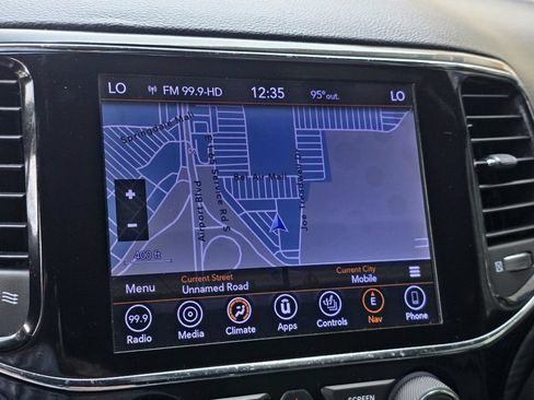 Used 2019 Jeep Grand Cherokee Altitude RWD image 14