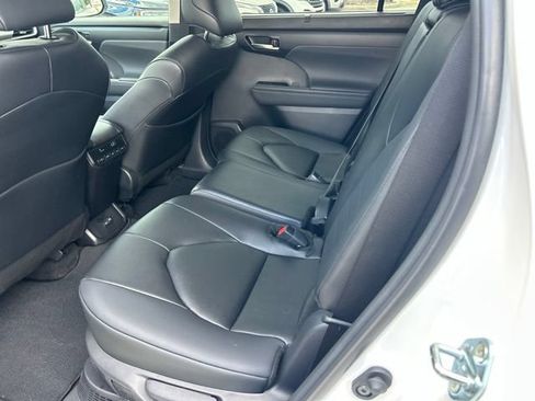 Used 2026 Toyota Highlander XLE AWD/4WD image 24