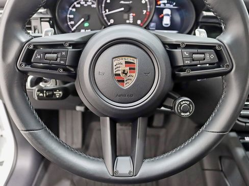 Used 2023 Porsche Macan Turbo image 14