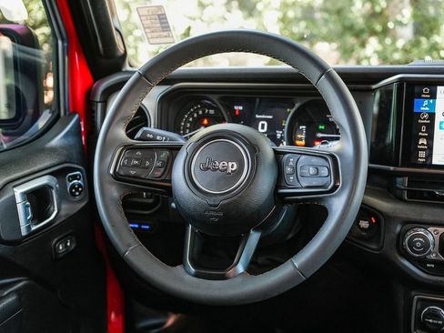 Used 2024 Jeep Wrangler Unlimited AWD/4WD image 14