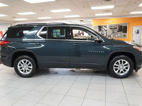 Used 2020 Chevrolet Traverse LT FWD image 13
