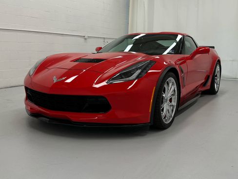 Used 2017 Chevrolet Corvette Grand Sport RWD image 4