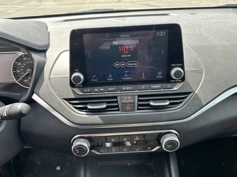 Used 2022 Nissan Altima 2.5 SV AWD/4WD image 3