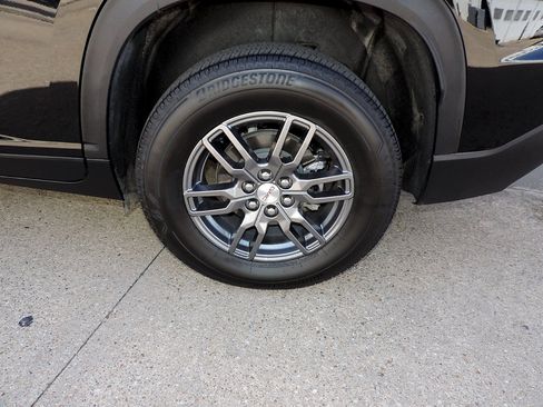 Used 2025 GMC Acadia Elevation FWD image 13