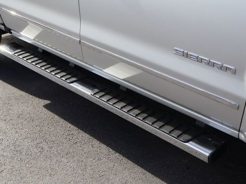 Used 2018 GMC Sierra 1500 SLT w/ SLT Premium Package image 10