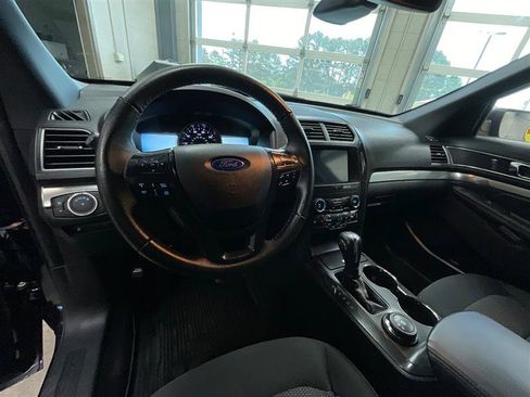 Used 2019 Ford Explorer XLT w/ Equipment Group 201A AWD/4WD image 13