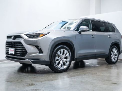 Certified 2026 Toyota Grand Highlander FWD image 3