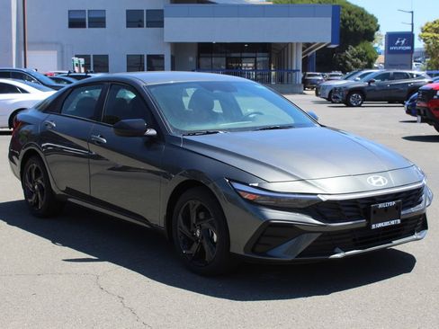 New 2026 Hyundai Elantra Sport FWD image 5
