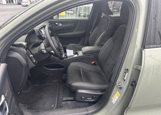 Used 2023 Volvo C40 P8 Recharge Ultimate w/ Protection Package Premier AWD/4WD image 6