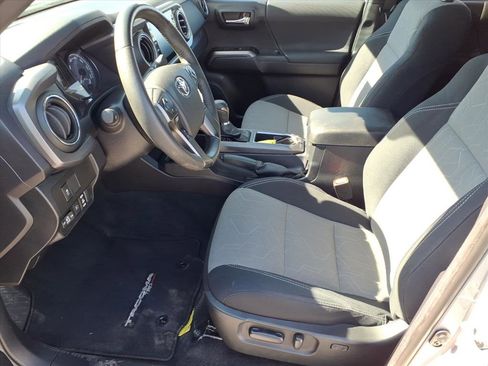 Used 2021 Toyota Tacoma TRD Sport image 11