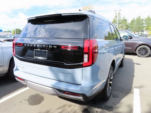 New 2025 Ford Expedition Platinum w/ Platinum Ultimate Package image 4