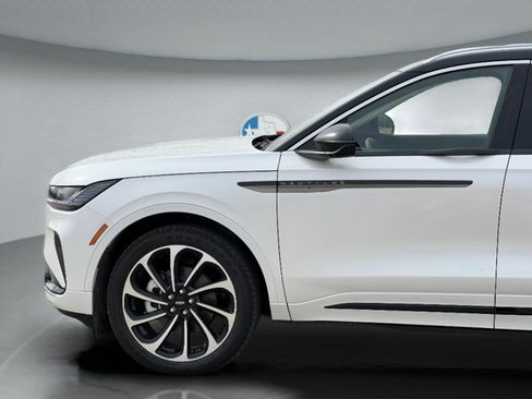 New 2026 Lincoln Nautilus Black Label image 32