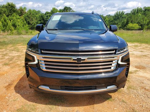 Used 2023 Chevrolet Suburban High Country AWD/4WD image 16