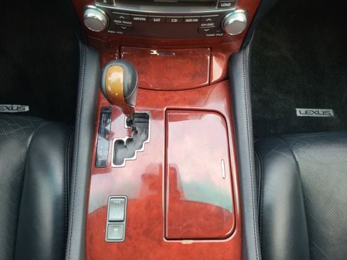 Used 2012 Lexus LS 460 w/ Comfort Pkg image 16