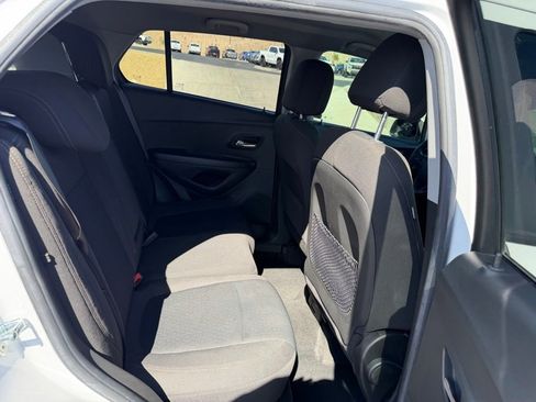 Used 2021 Chevrolet Trax LS w/ Tint and Cruise Package FWD image 11
