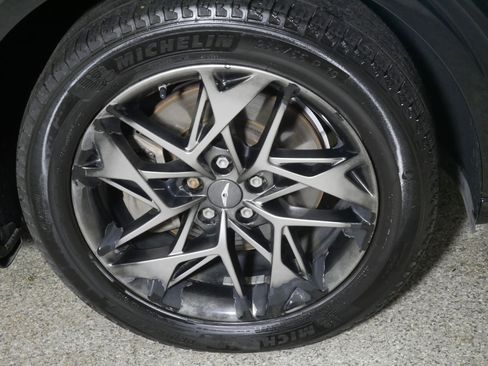 Certified 2022 Genesis GV70 2.5T w/ Select Package image 15