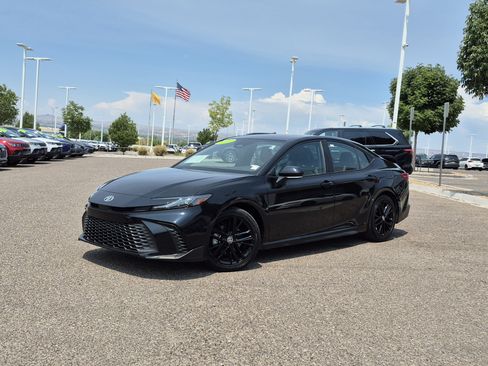 Certified 2025 Toyota Camry SE FWD image 1