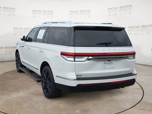 Used 2024 Lincoln Navigator Reserve AWD/4WD image 3