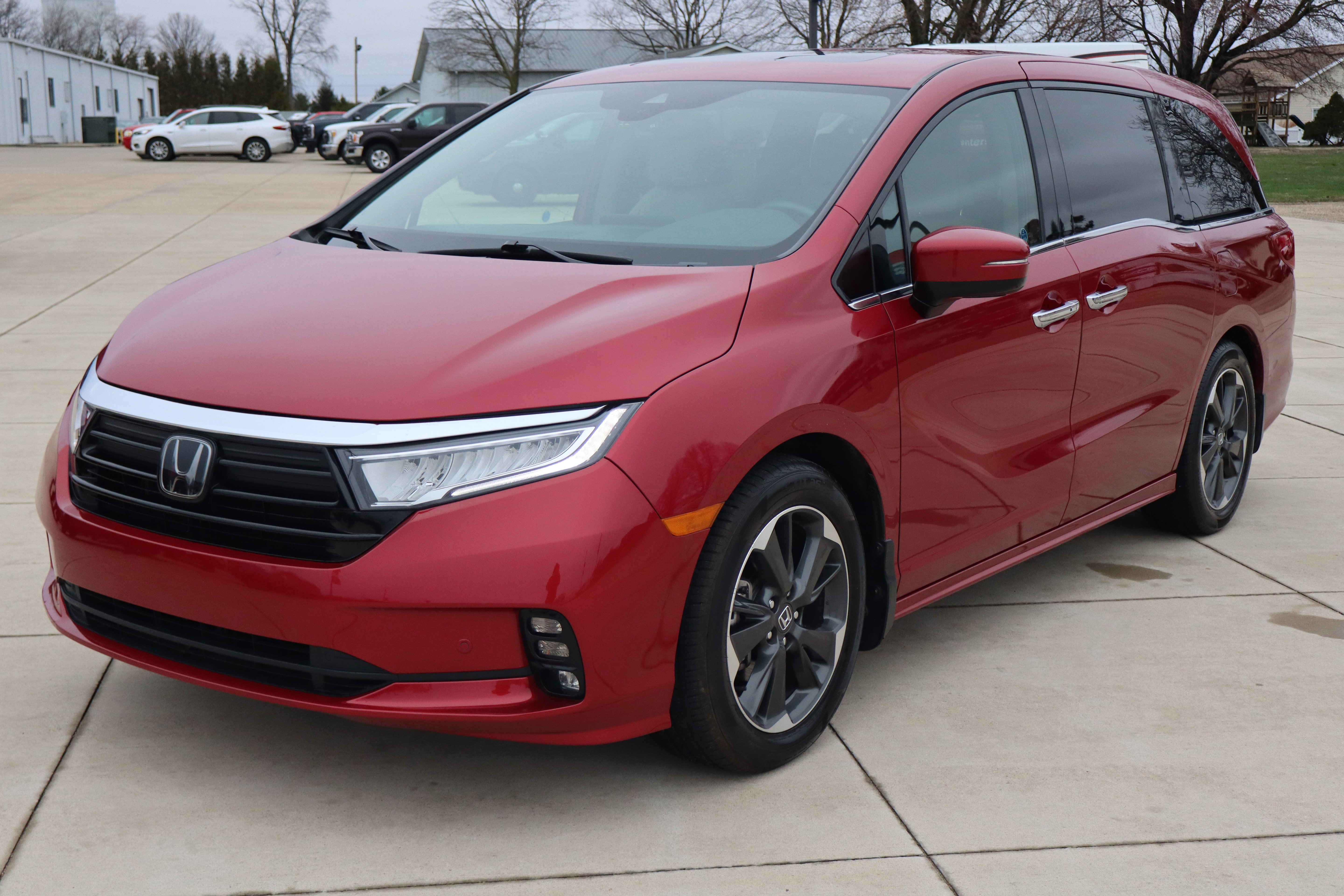 Used 2024 Honda Odyssey Elite image 2