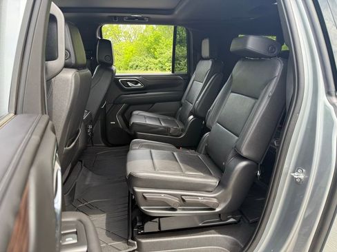 Used 2023 Chevrolet Suburban Z71 image 12