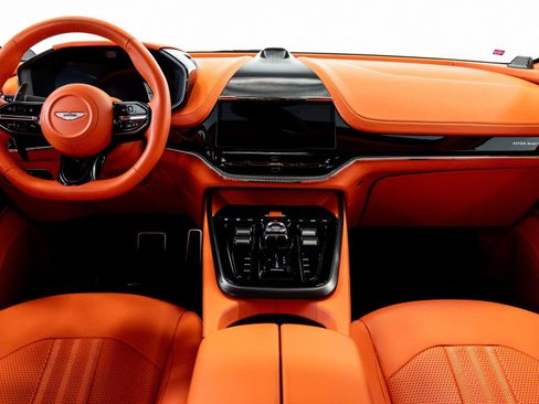 Used 2025 Aston Martin DBX 707 image 27