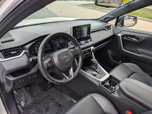 Used 2021 Toyota RAV4 XSE image 18