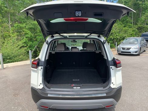 Used 2022 Nissan Rogue SV FWD image 8