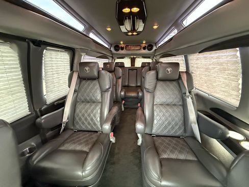 Used 2022 Chevrolet Express 2500 Extended w/ Enhanced Convenience Package image 22