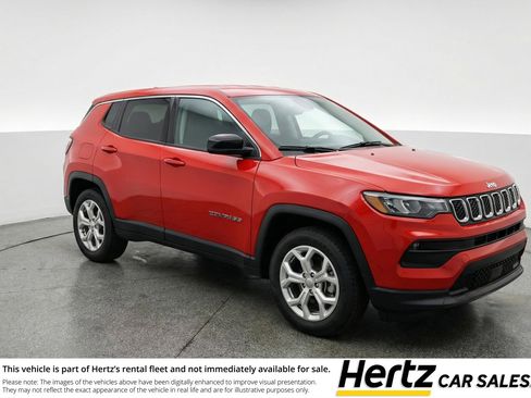 Used 2025 Jeep Compass Latitude image 1