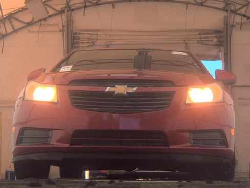 Used 2011 Chevrolet Cruze LT image 3