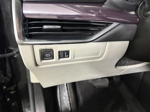 Used 2021 Cadillac XT4 Luxury image 18