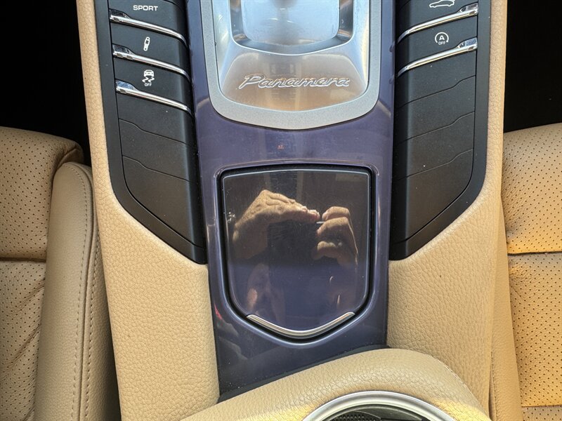 Used 2013 Porsche Panamera image 59