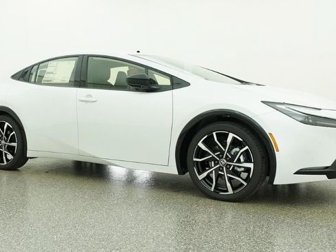 New 2026 Toyota Prius Plug-In Hybrid FWD image 28