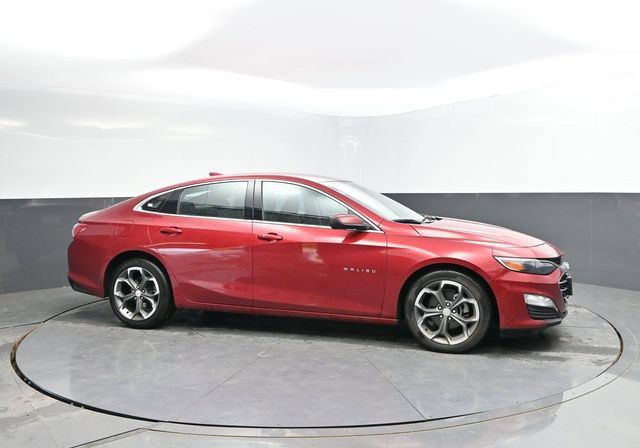 Used 2022 Chevrolet Malibu LT FWD image 4
