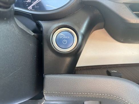 Used 2023 Toyota Sienna LE AWD/4WD image 19