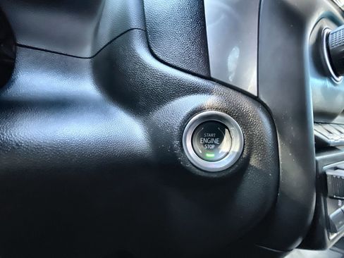 Used 2025 Chevrolet Silverado 2500 Custom w/ Custom Value Package image 17