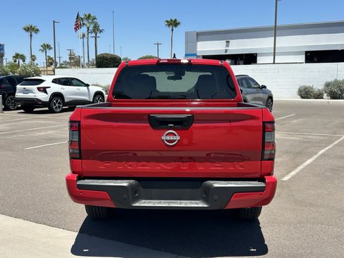 Used 2025 Nissan Frontier SV RWD image 4