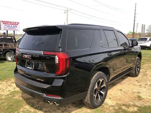 Used 2025 GMC Yukon AT4 w/ AT4 Premium Plus Package AWD/4WD image 13