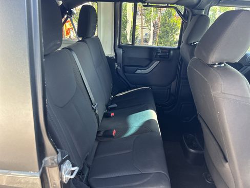 Used 2017 Jeep Wrangler Unlimited Sport AWD/4WD image 4